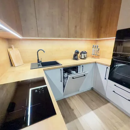 Lacko With Free Parking Apartament